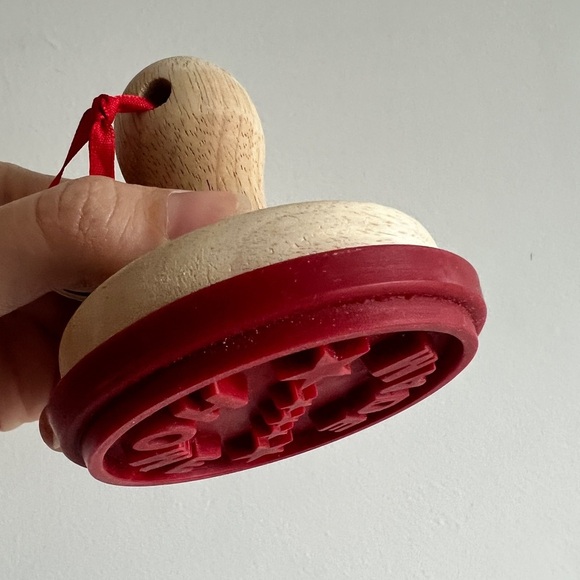 Birkmann Red Wooden Baking Homemade Star Circle Cookie Stamp - Picture 5 of 7